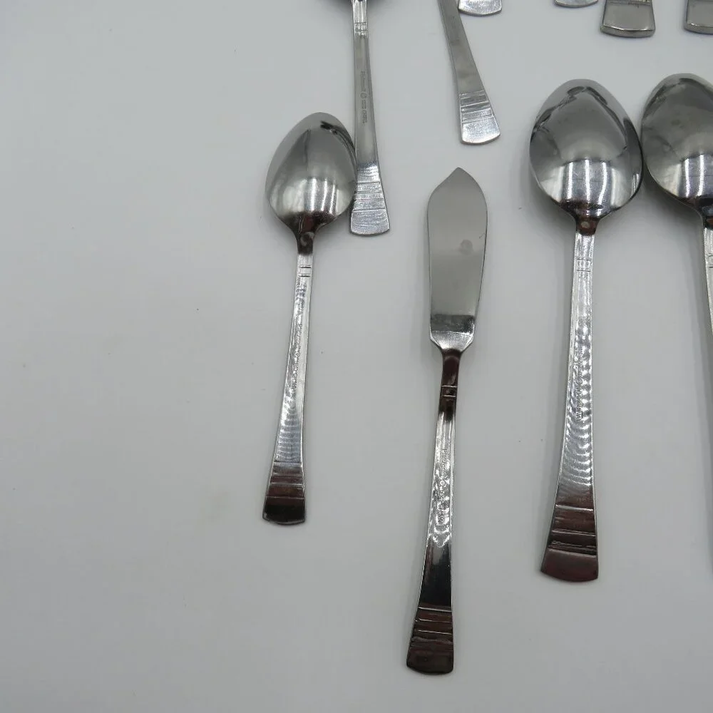 Pfaltzgraff Flatware Mix Lot 28 Pieces Sapphire Pattern Stainless Steel‎